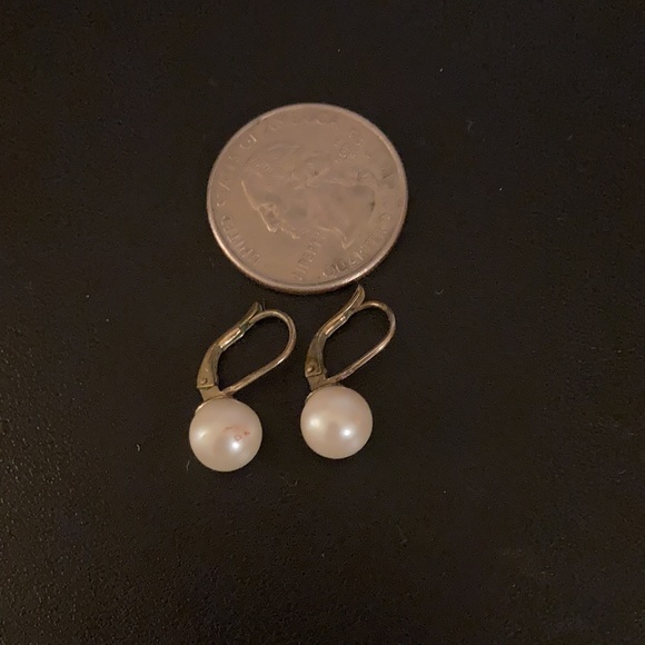 Elegant Pearl Drop Earrings - Picture 2 of 4